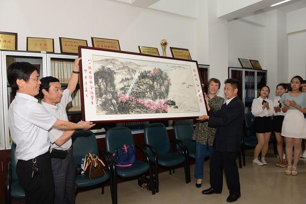 三十年后再聚首，心念师恩忆往昔——记乐鱼官方端网站登录入口80级日语班毕业三十周年纪念会