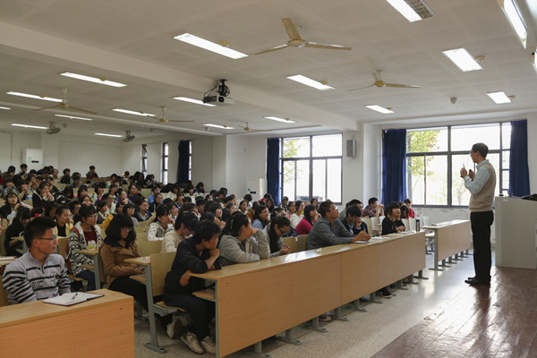 【乐鱼leyu(中国)新生导航系列讲座】Learn to learn--乐鱼leyu(中国)院长与14级学生亲密接触