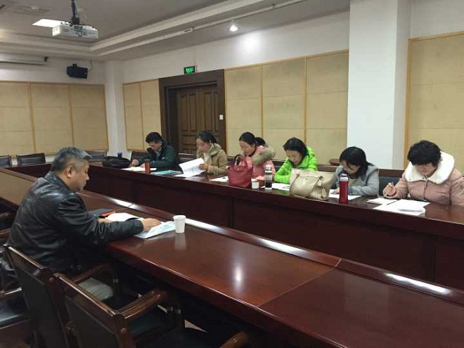 徐岩副校长参加乐鱼leyu(中国)大外拓展部党支部专题组织生活