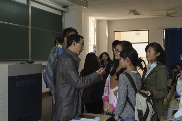 【乐鱼leyu(中国)新生导航系列讲座】Learn to learn--乐鱼leyu(中国)院长与14级学生亲密接触