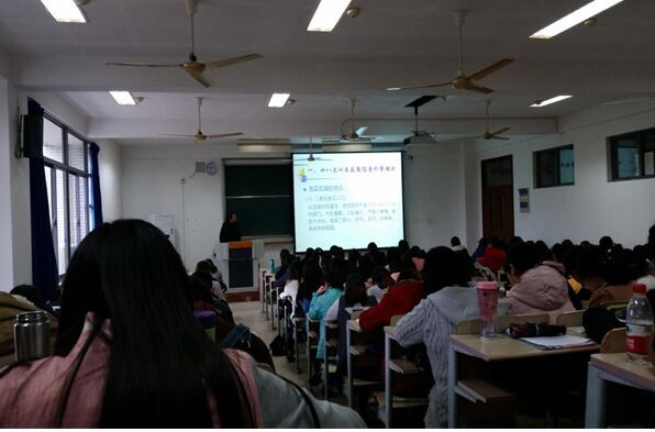 乐鱼leyu(中国)形势与政策课之大学生反腐倡廉教育讲座